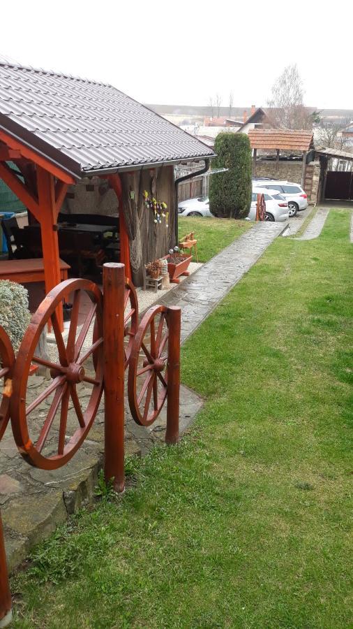 Privat Jozef Apartment Vrbov Luaran gambar